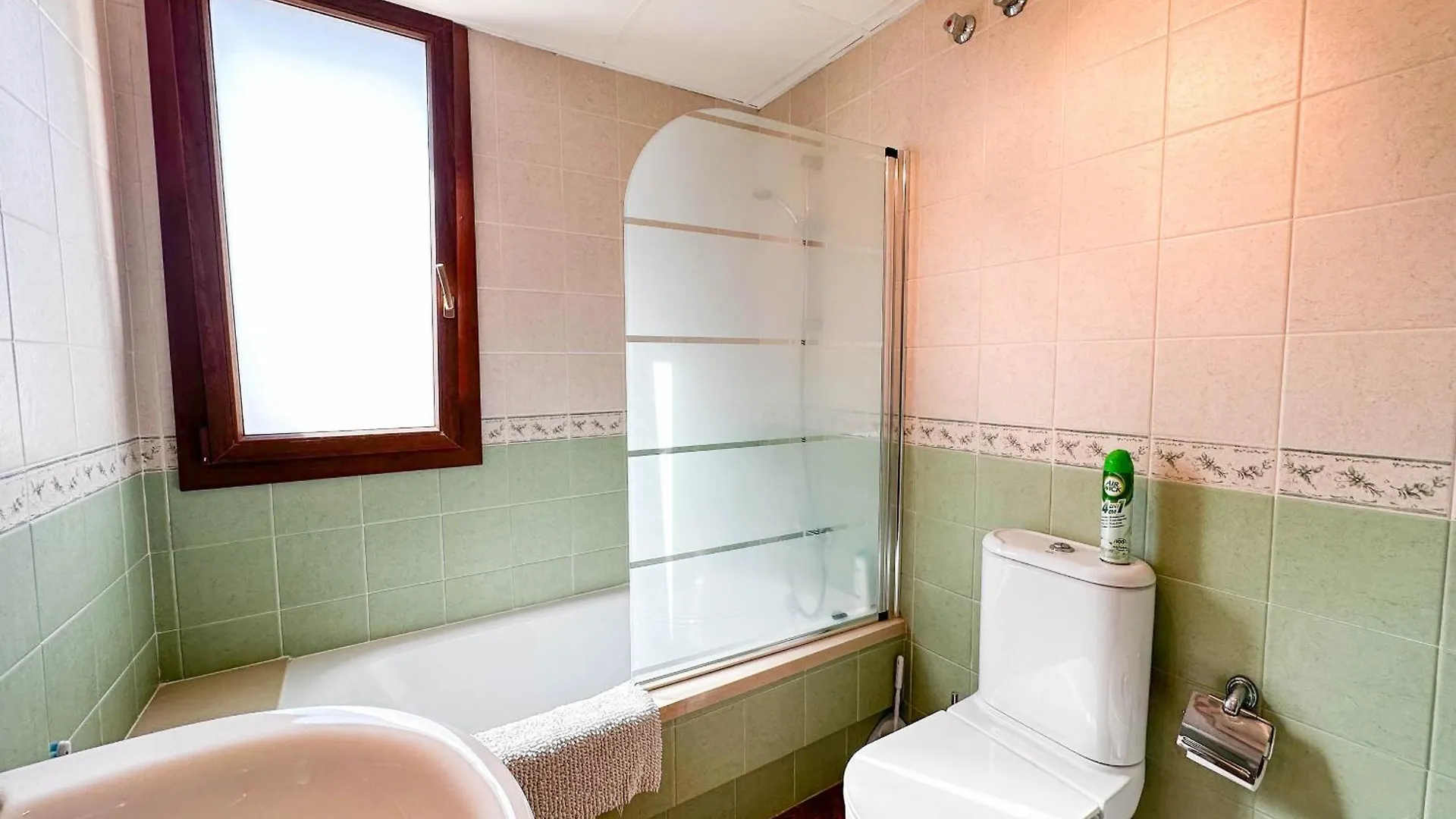 Bright 3 Bedroom Corner Townhouse Las Lomas Bau001 Ayamonte