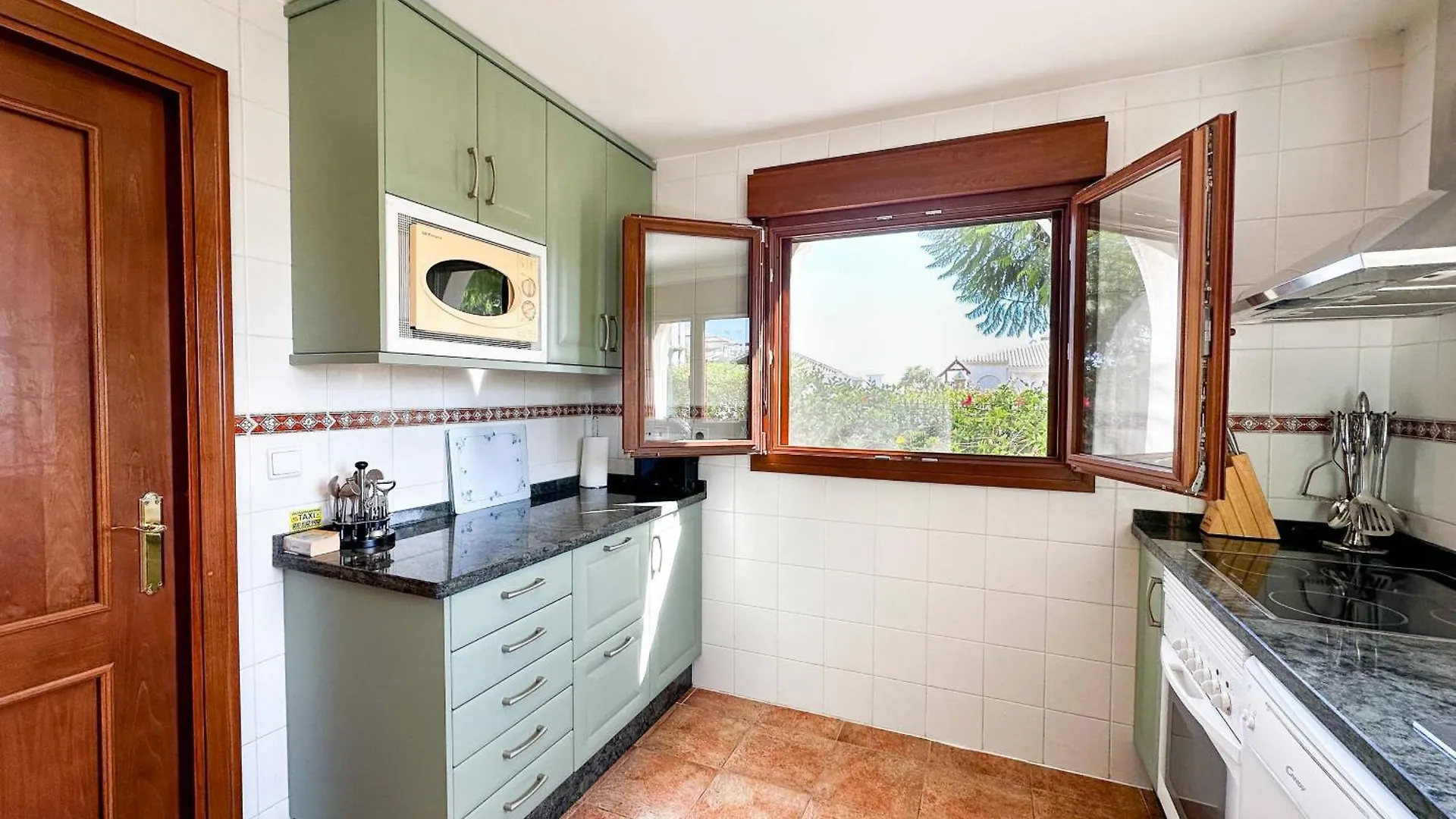 Bright 3 Bedroom Corner Townhouse Las Lomas Bau001 Ayamonte Spain