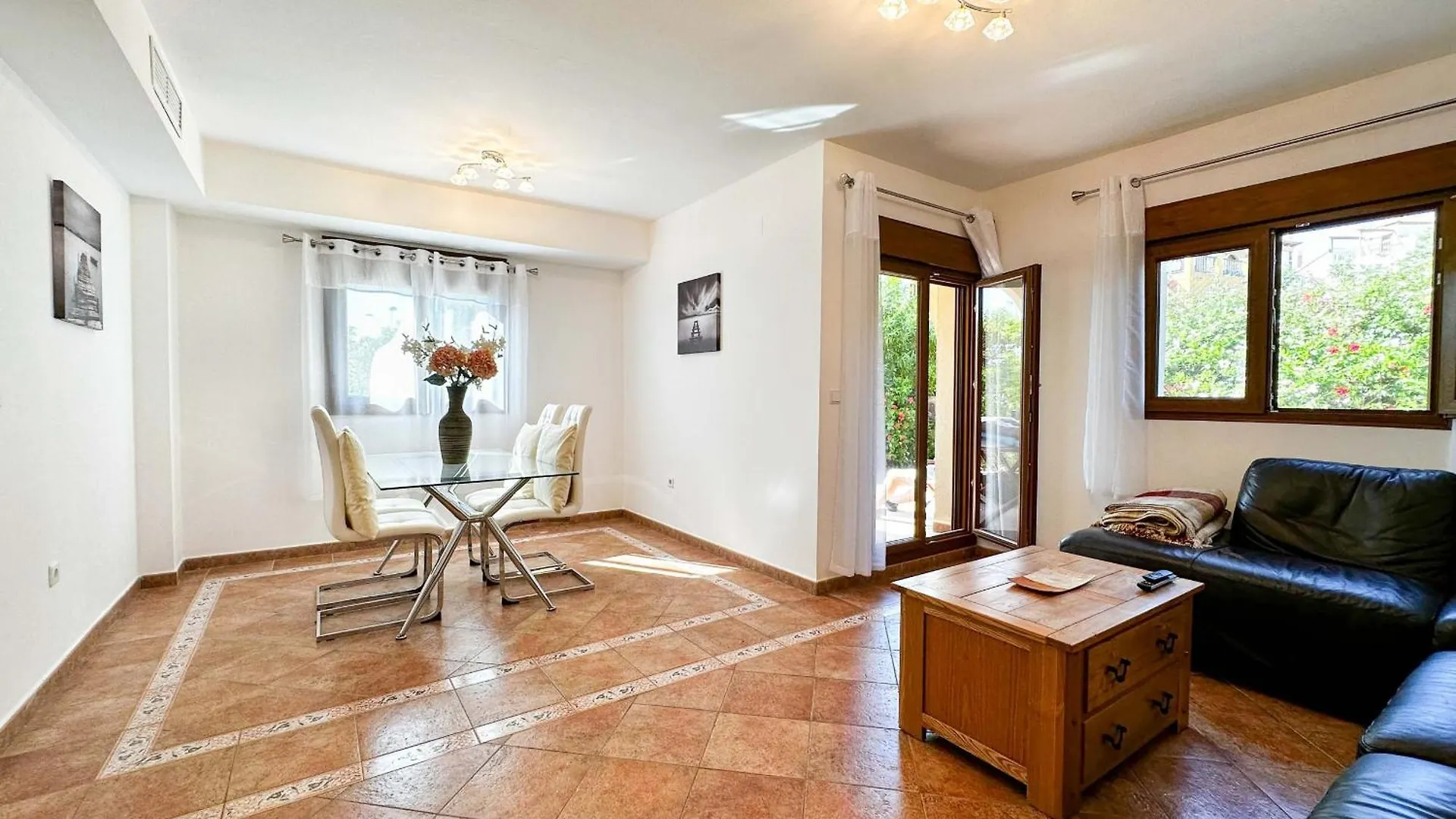 Bright 3 Bedroom Corner Townhouse Las Lomas Bau001 Ayamonte